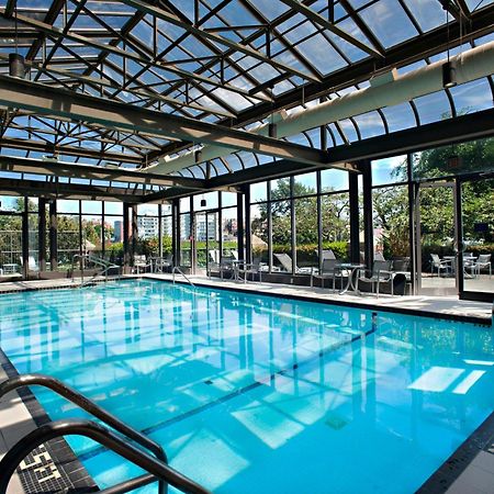 Delta Hotels By Marriott Victoria Ocean Pointe Resort Exterior photo