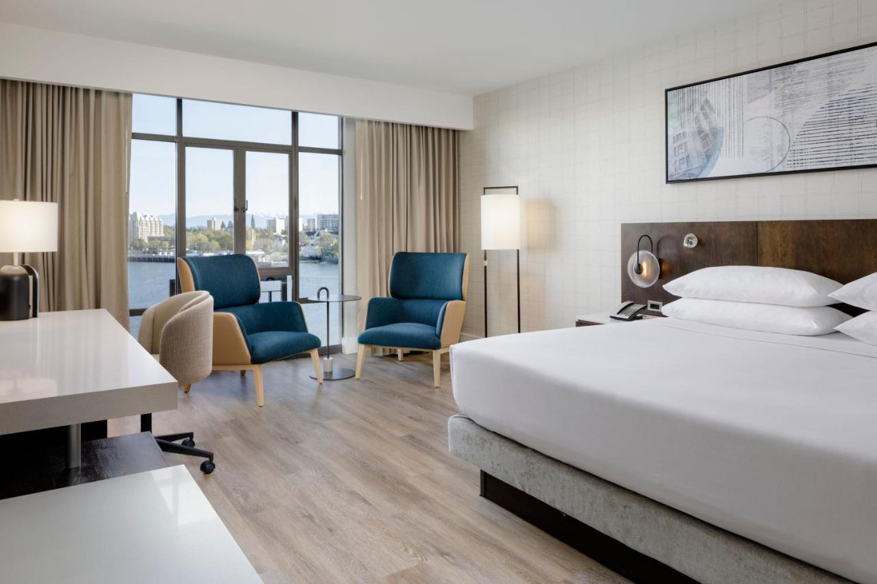 Delta Hotels By Marriott Victoria Ocean Pointe Resort Exterior photo
